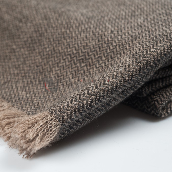 Plaid en Cachemire · Finement Tissé · Motif Chevrons · Saan Gris et Taupe par Oyuna