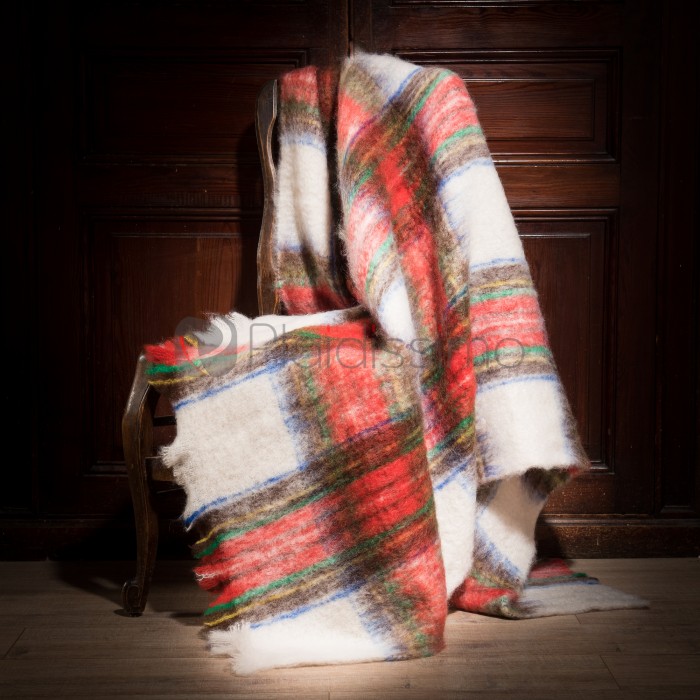 Plaid Multicolore Rouge et Blanc en Mohair · Epais au Design Traditionnel · Tartan par Mantas Ezcaray