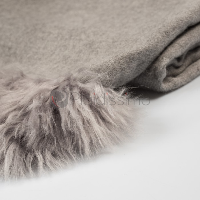 Plaid en Baby Alpaga Gris Argent · Rare avec Fourrure Naturelle · Fur Trim par Alpaka