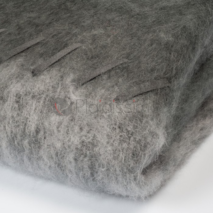 Plaid en Mohair · Elégant à Franges Epaisses · Stitching Anthracite par Mantas Escaray Plaid en Mohair · Elégant à Franges Epaisses · Stitching Anthracite par Mantas Escaray