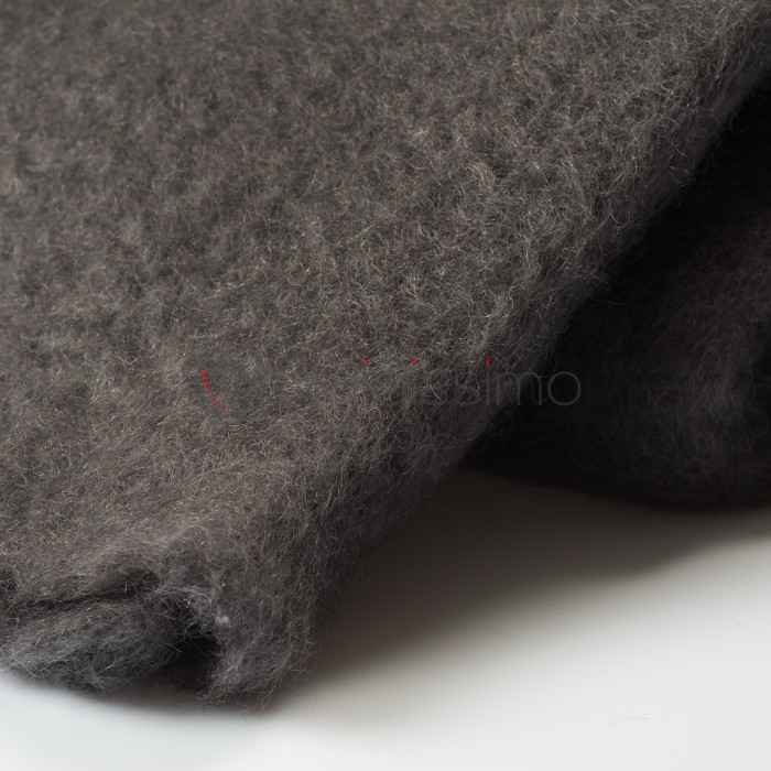 Plaid en Mohair · Chaud & Doux · Anthracite Uni · Lisos par Mantas Ezcaray Plaid en Mohair · Chaud & Doux · Anthracite Uni · Lisos par Mantas Ezcaray