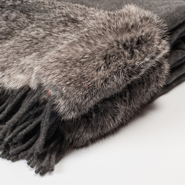Plaid en Laine d'Agneau · Franges en Vraie Fourrure de Lapin par Katrin Leutz