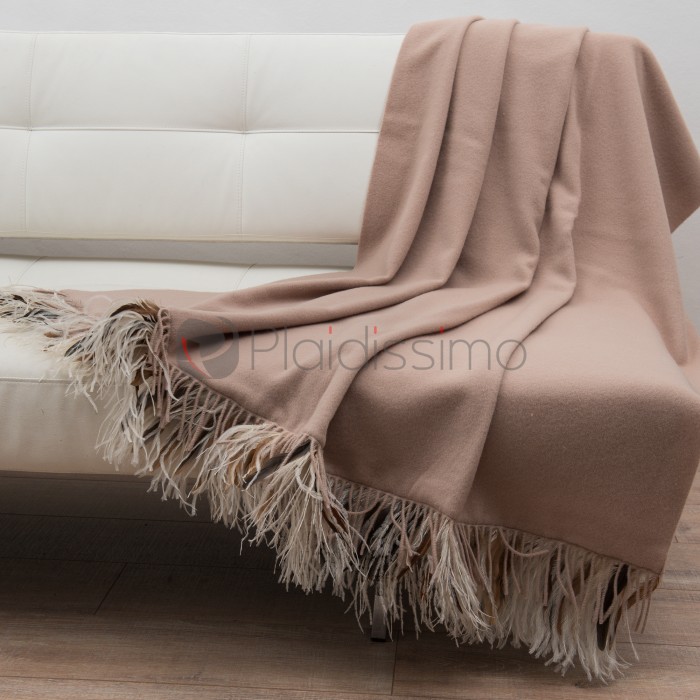Plaid en Laine d'Agneau · Franges en Plumes d'Autruche par Katrin Leutz