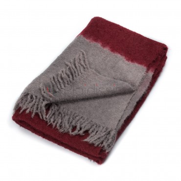 Plaid en Baby Alpaga · Style Bouclé · Somewake · Rouge et Grais par Suzusan